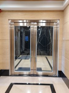 Cửa kính chống cháy EI90: Giải pháp an toàn tối ưu cho mọi tình huống